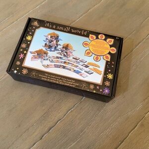 Disney Parks It's a small world Game card set